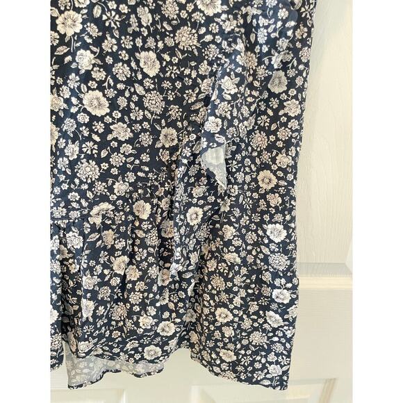 J. Crew Mercantile Navy Blue White Floral Wrap V-Neck 6P #638 - Picture 8 of 9